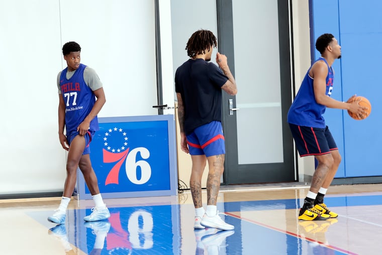 Sixers teammates VJ Edgecombe (left) and Justin Edwards (right) faced off in high school during the 2022-23 season.